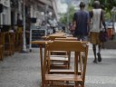 Bares e restaurantes poderão colocar mesas nas calçadas