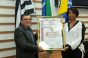 Câmara concede título de cidadã benemérita à servidora pública Câmara concede título de cidadã benemérita à servidora pública