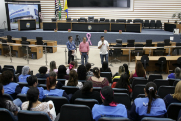 Câmara de Barueri inicia campanha do Outubro Rosa