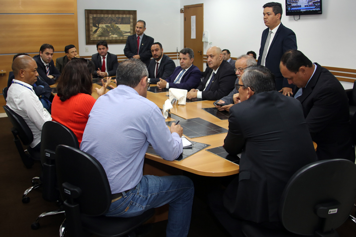 Câmara Municipal recebe diretoria da Sabesp