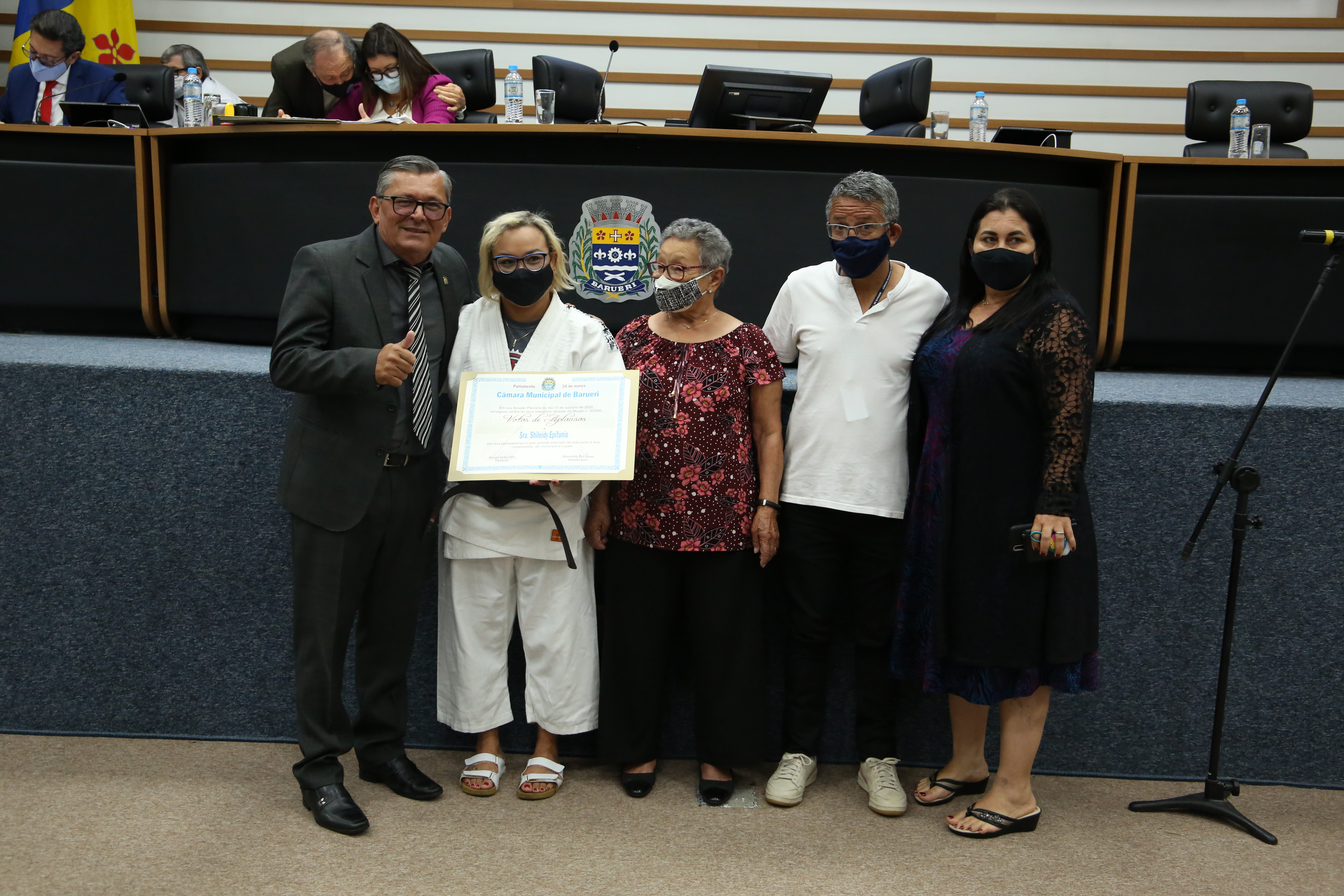 Câmara presta homenagem à judoca barueriense