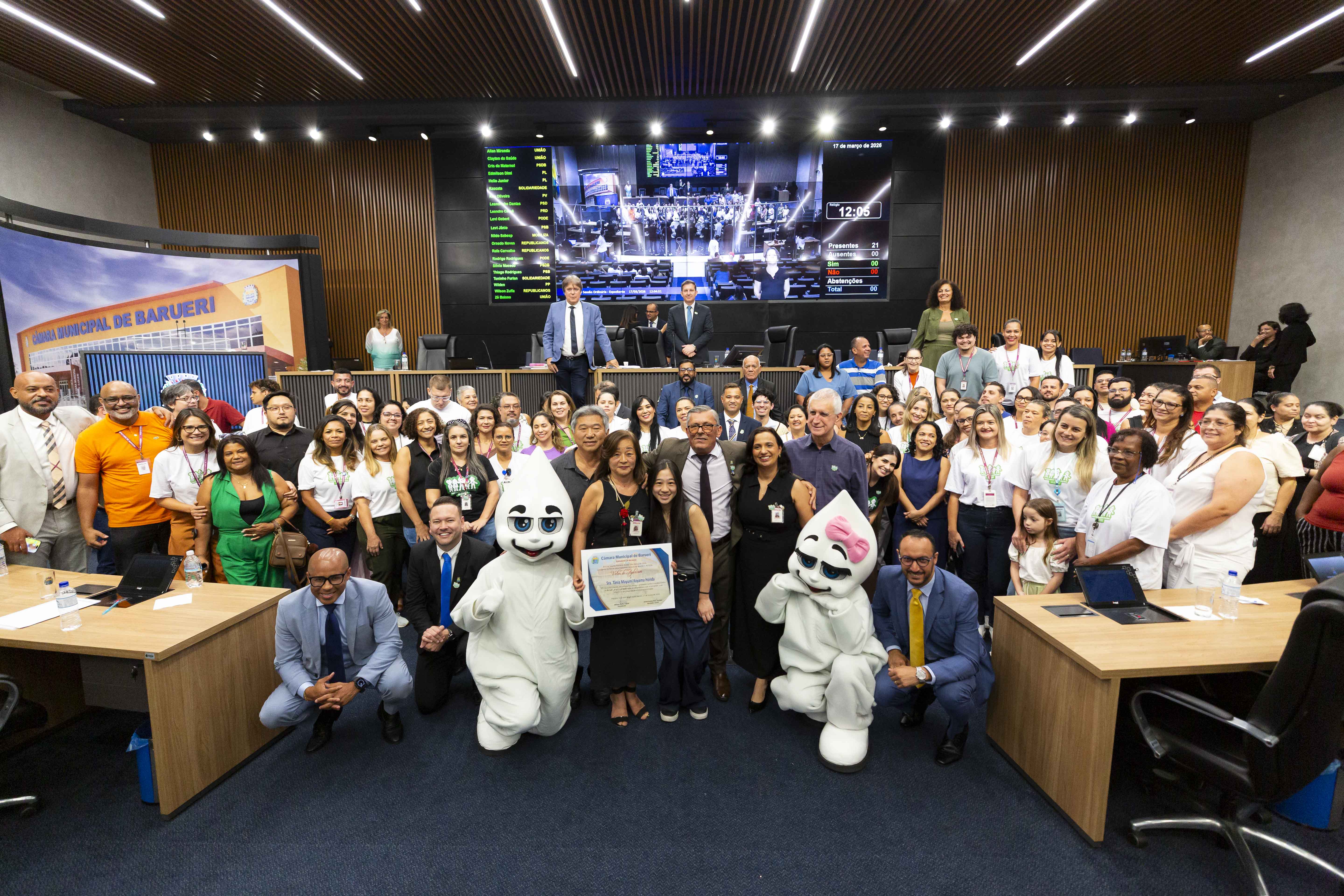 Câmara presta homenagem a Tania Honda por incentivar a vacinação em Barueri
