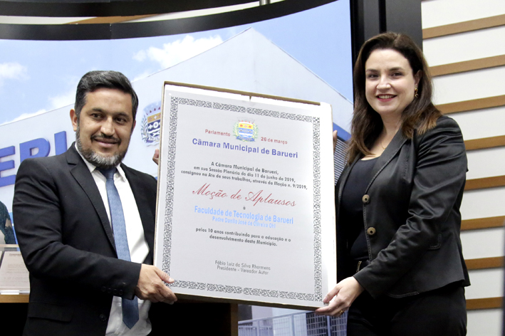 Câmara presta homenagem aos 10 anos da Fatec Barueri