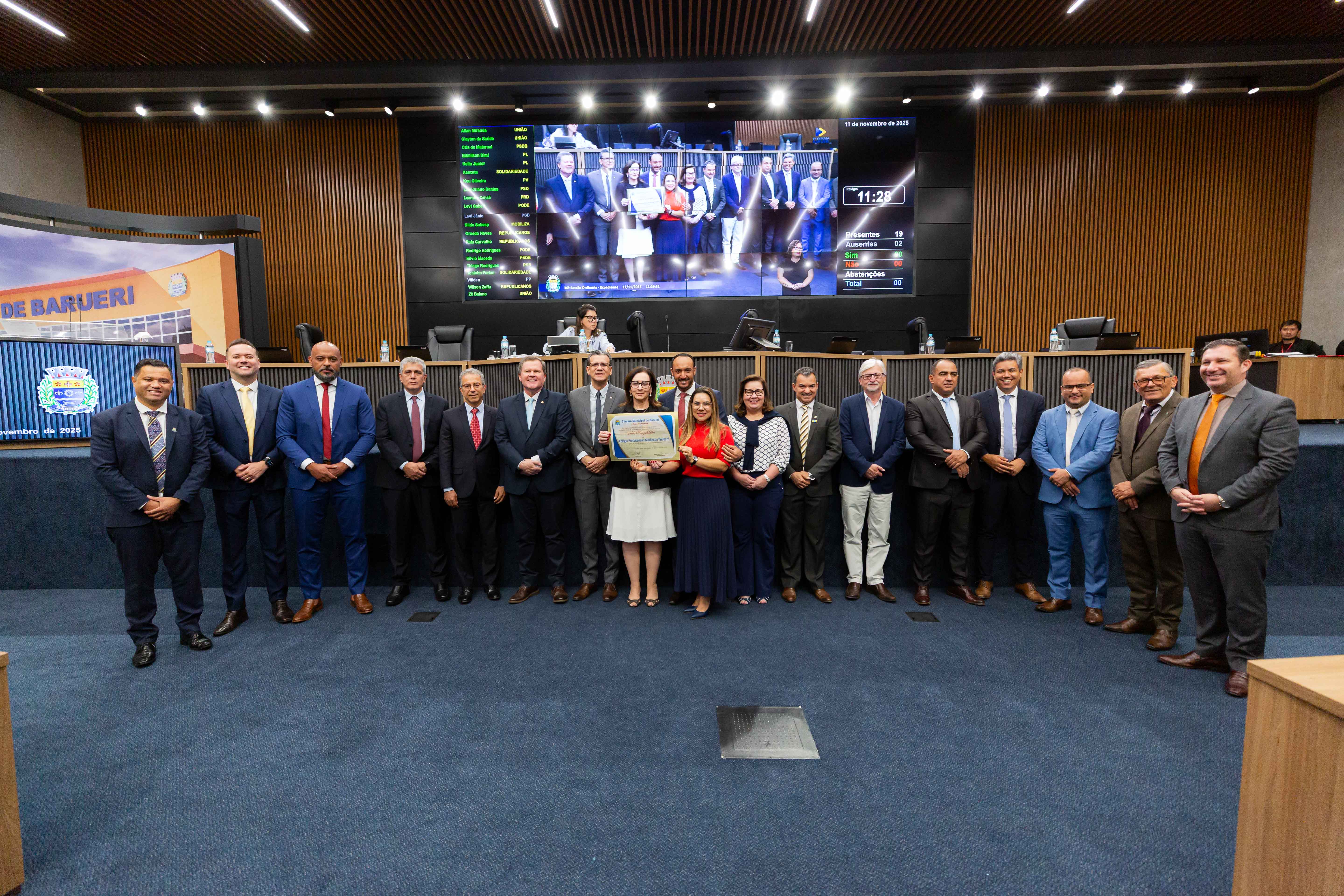 Colégio Presbiteriano Mackenzie recebe homenagem na Câmara de Barueri