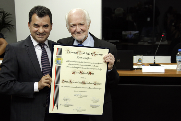 Érico Rohn recebe título de cidadão benemérito de Barueri