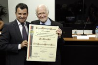 Érico Rohn recebe título de cidadão benemérito de Barueri