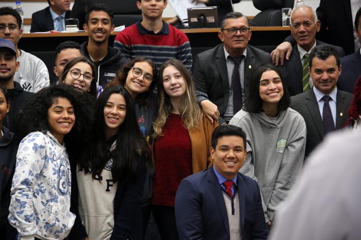 Estudantes acompanham sessão para conhecer o Poder Legislativo Municipal