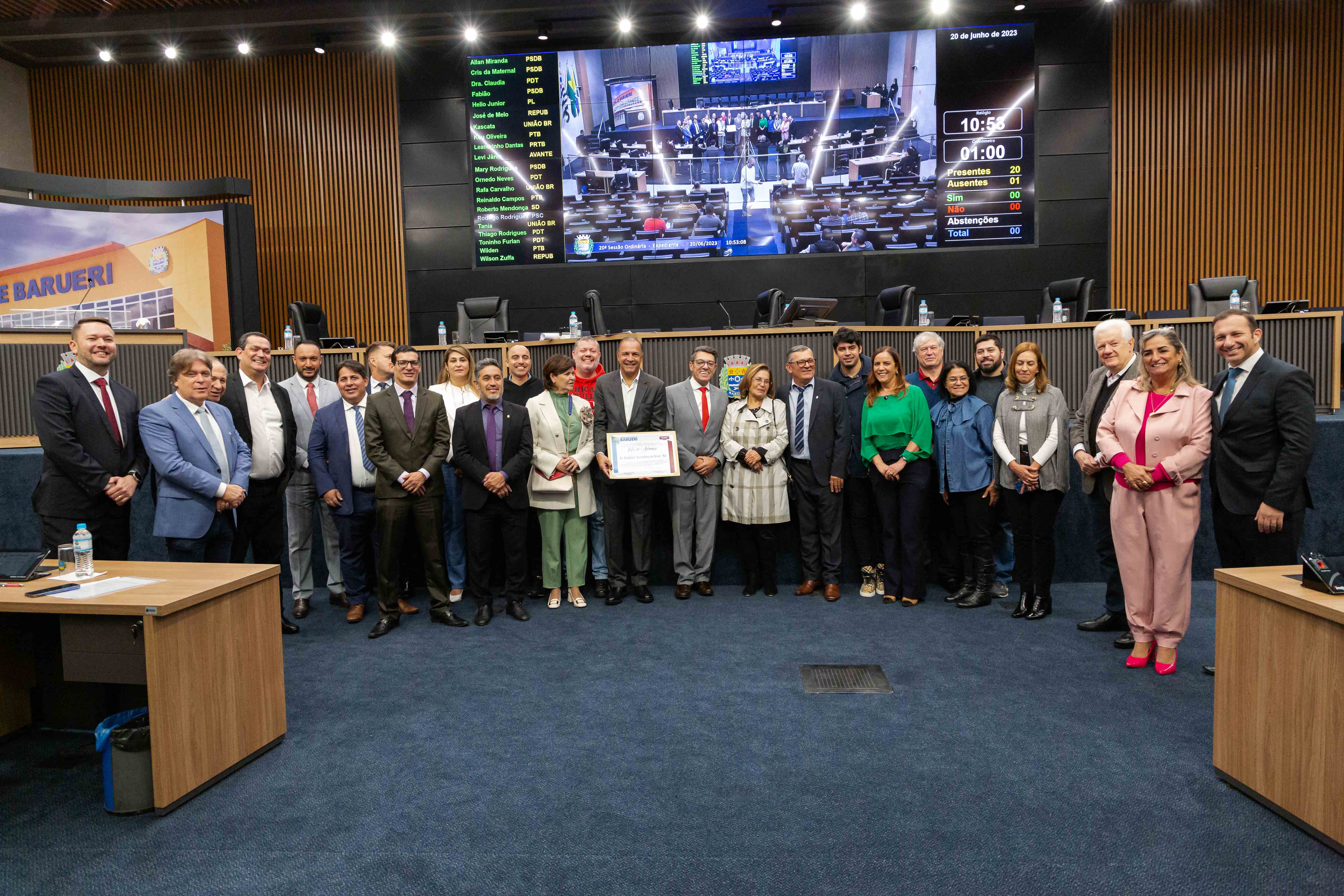 Ex-gestor do Ganha Tempo recebe homenagem na Câmara