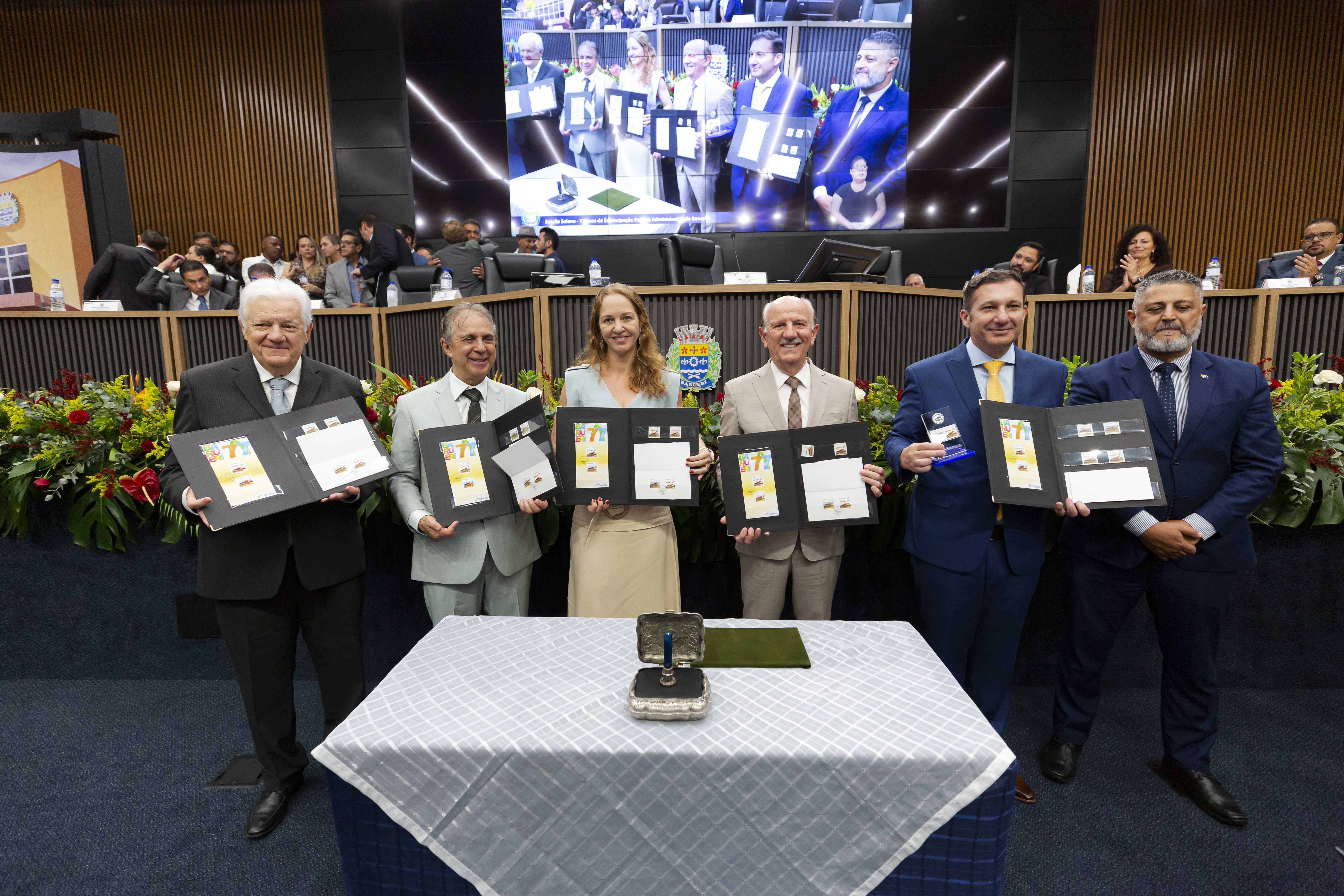 Lançamento de selo comemorativo marca 77 anos de Barueri