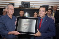 Mario Trimboli recebe homenagem do Poder Legislativo