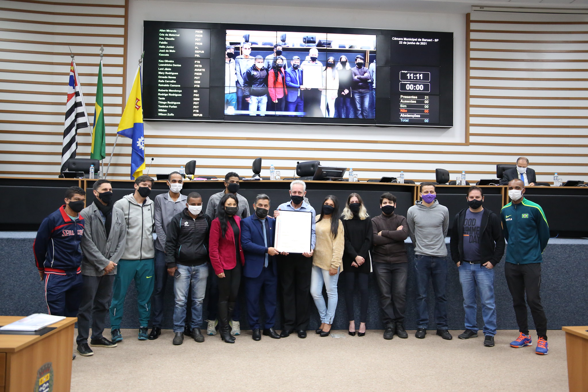 Professor de atletismo recebe título de cidadão barueriense