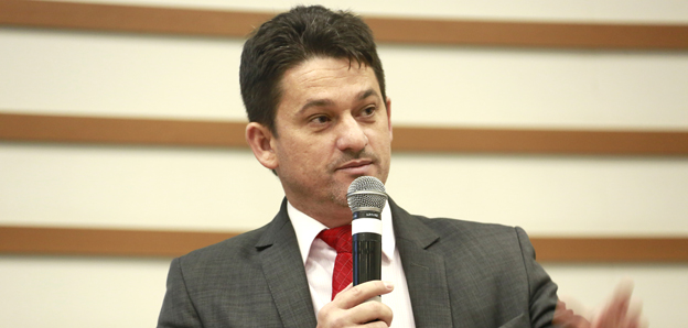 Robertinho sugere criação de academia pública na Vila Ceres