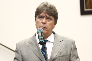 Toninho Furlan reassume mandato na Câmara de Barueri