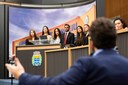 Vereadores por um dia: estudantes simulam sessão na Câmara
