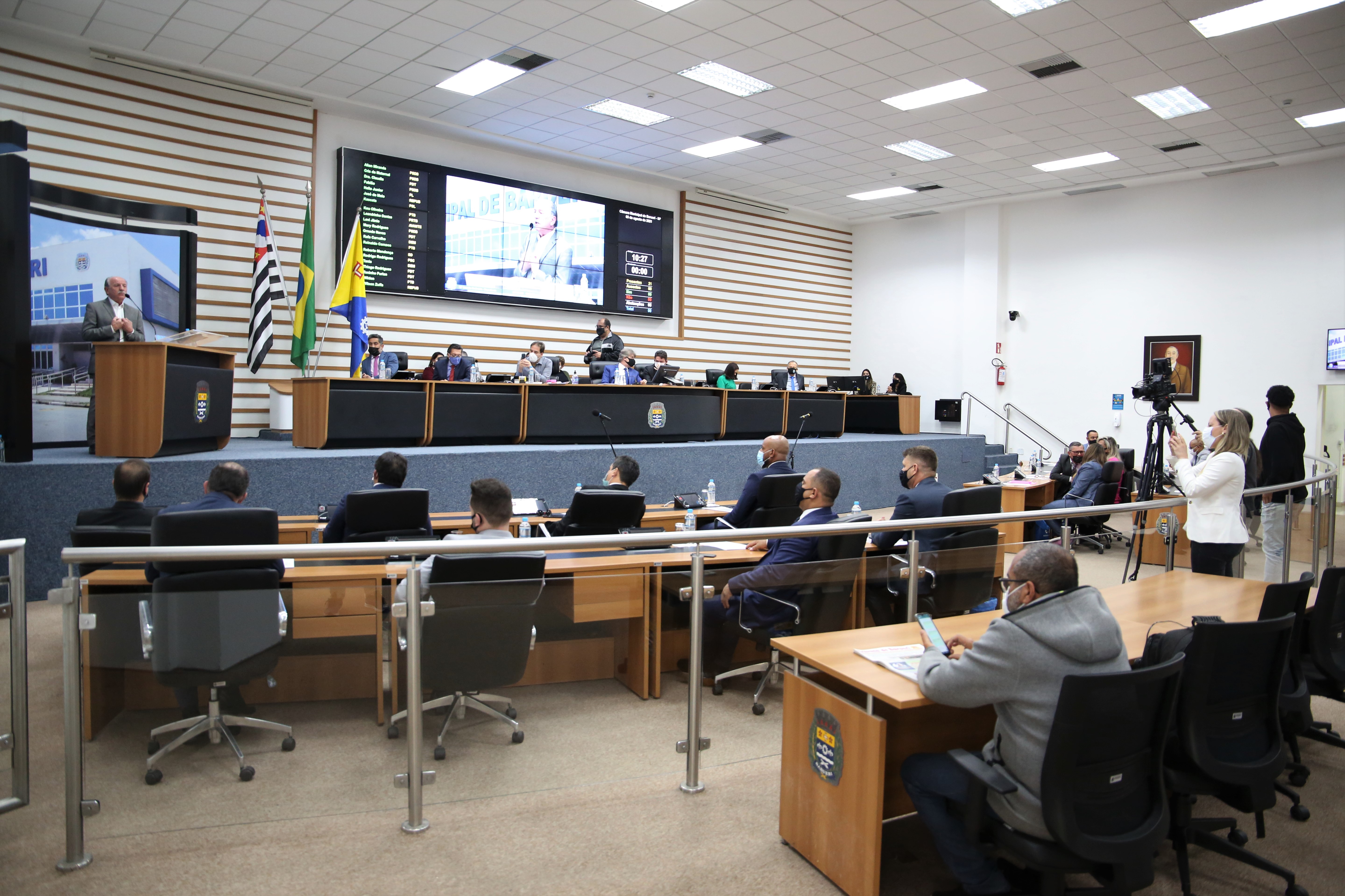 Vice-prefeito destaca obras do Executivo no retorno do recesso